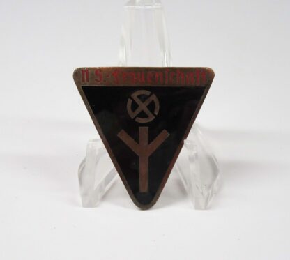 N.S.-Frauenschaft Membership Badge in enamel - "RZM M1/92"