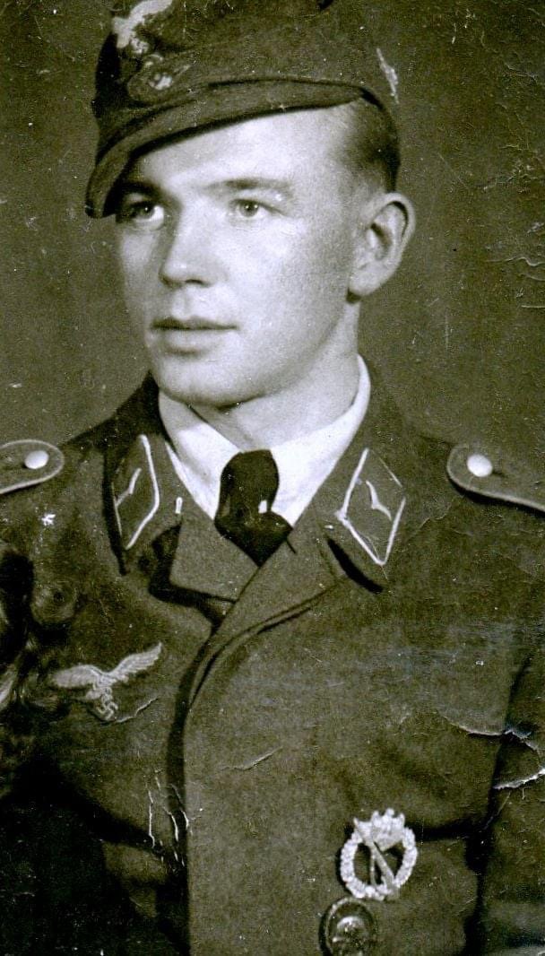 Luftwaffe Field Division Enlisted Collar Tab Set – Uniform Removed