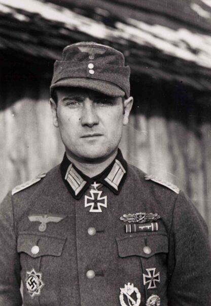 Cloth Heer/Waffen-SS German Cross in Gold (DKIG) - (Hermann Schmuck & Cie) - Image 2